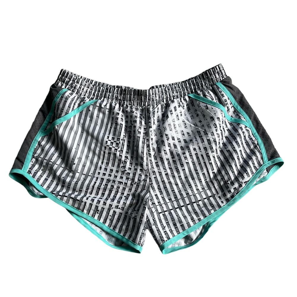 Under Armour Tempo Shorts Women's Size Medium White Gray Running Activewear